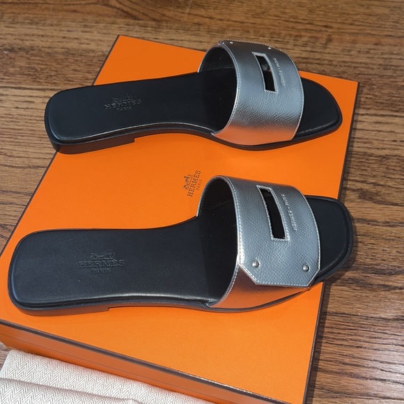 HERMES Calfskin View Sandals - Full Set - Picture 5 of 10